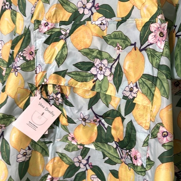 NWT! VERA BRADLEY RAIN PONCHO Lemon-Grove Print SZ S-M lightweight, foldable - Picture 4 of 8